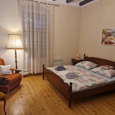 Apartments Sena Пула Екстериор снимка