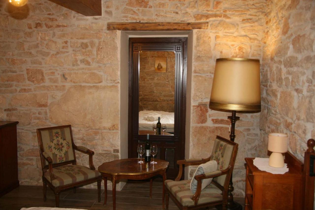 Apartments Sena Пула Екстериор снимка