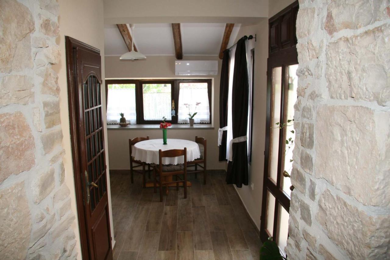 Apartments Sena Пула Екстериор снимка