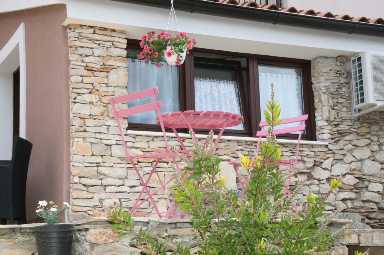 Apartments Sena Пула Екстериор снимка