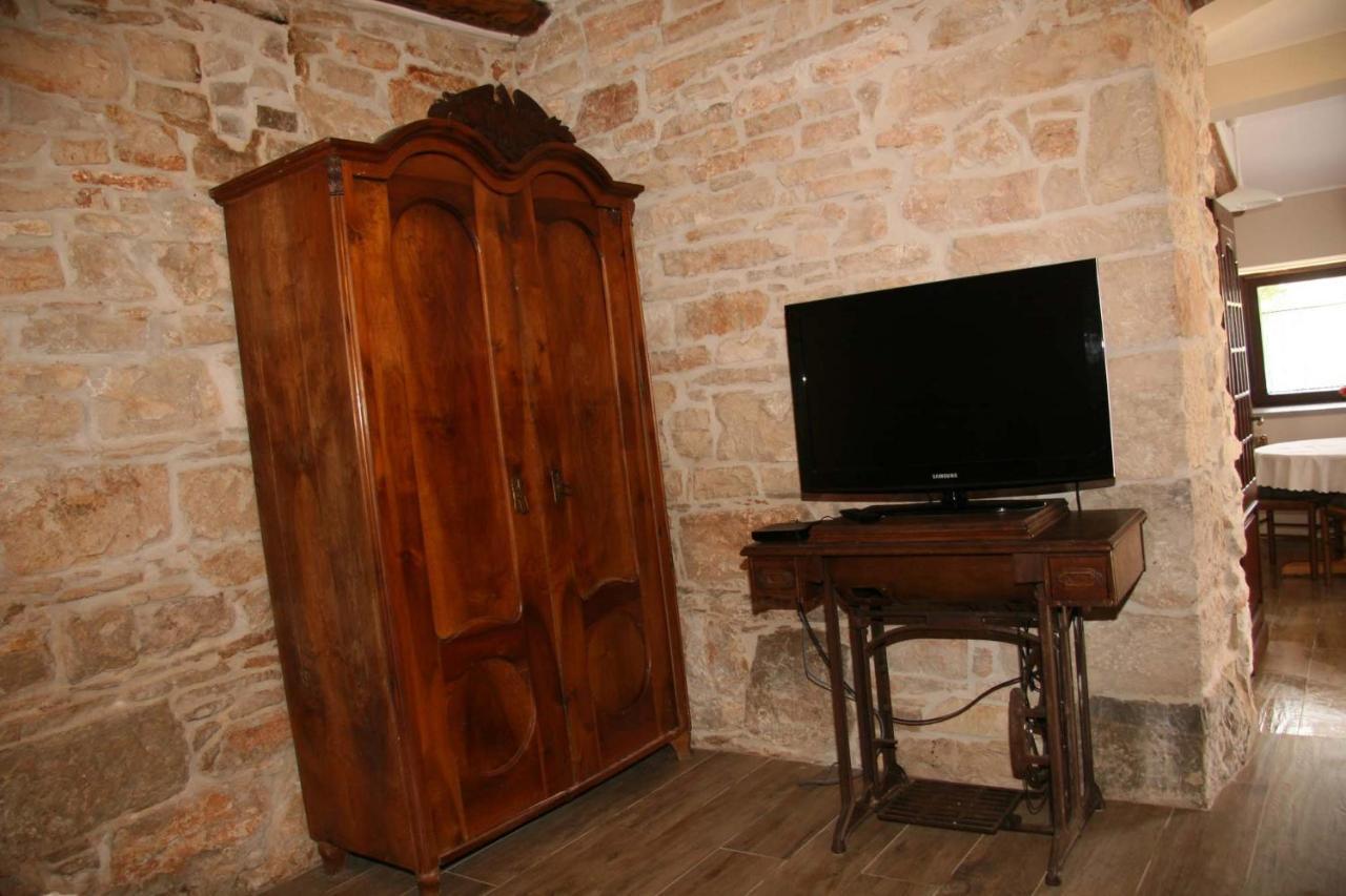 Apartments Sena Пула Екстериор снимка