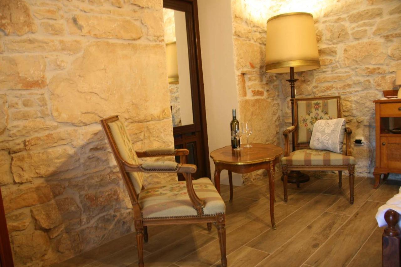 Apartments Sena Пула Екстериор снимка