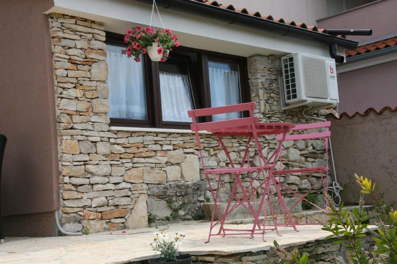 Apartments Sena Пула Екстериор снимка