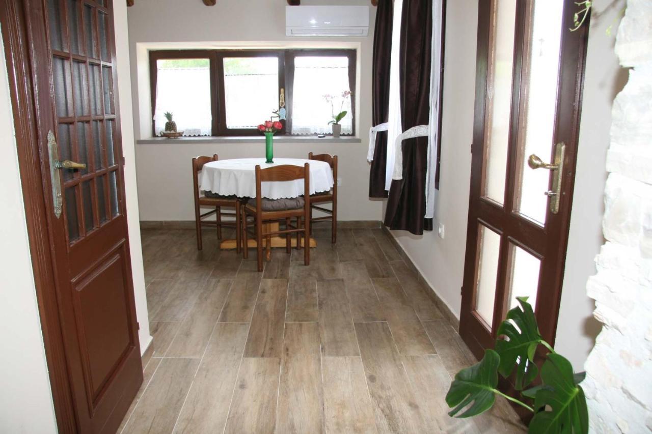 Apartments Sena Пула Екстериор снимка