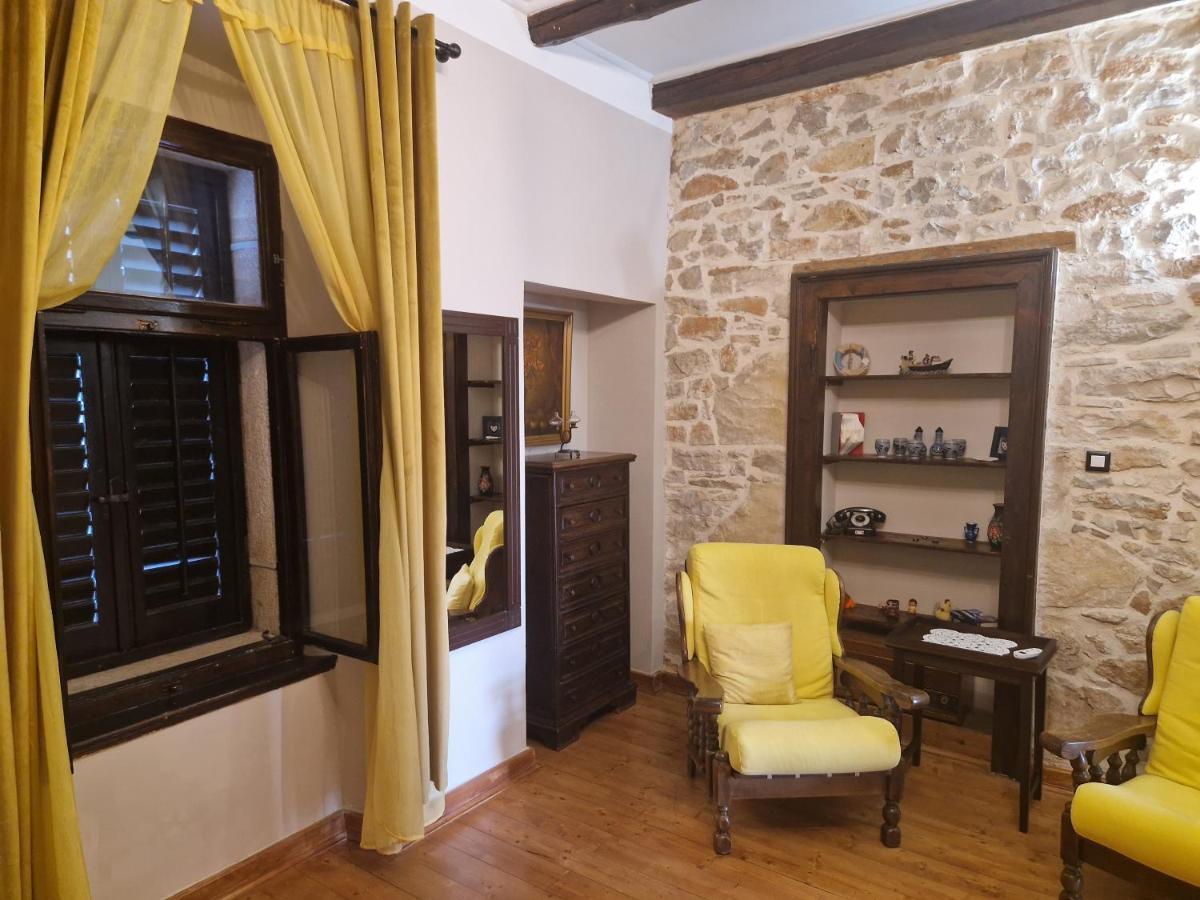 Apartments Sena Пула Екстериор снимка