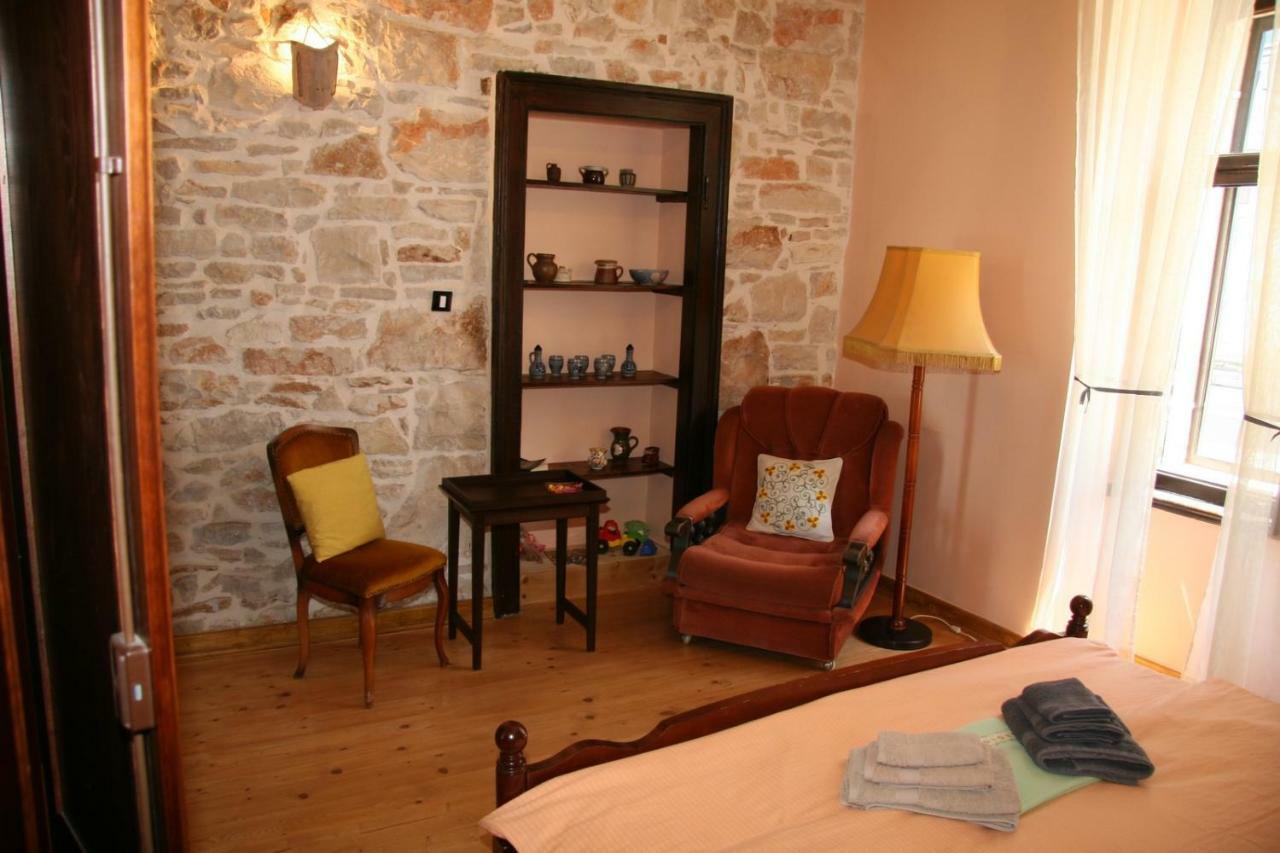 Apartments Sena Пула Екстериор снимка