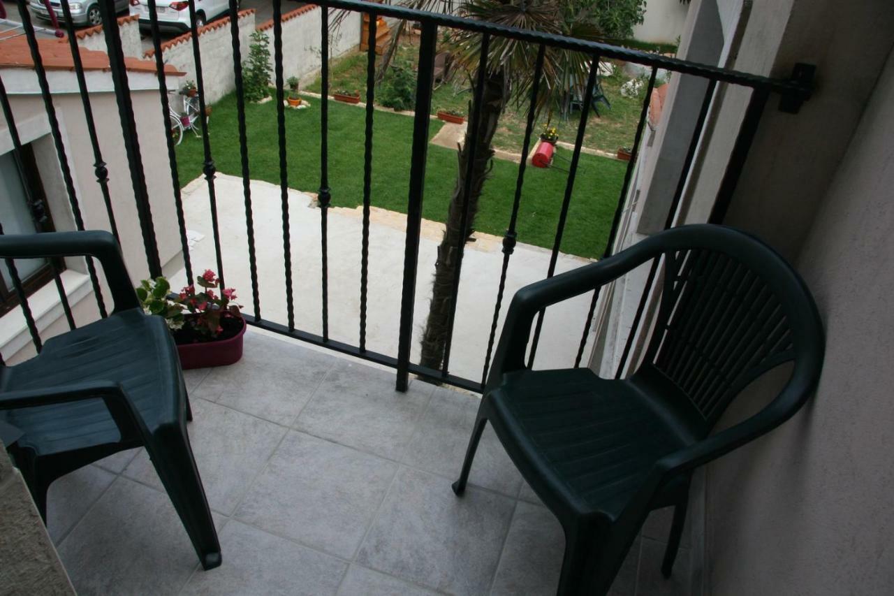 Apartments Sena Пула Екстериор снимка