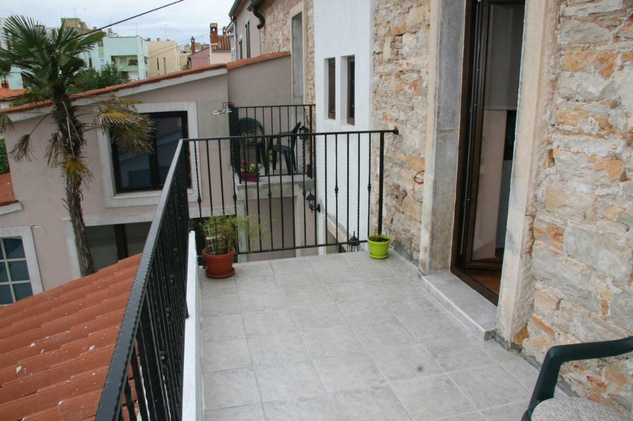 Apartments Sena Пула Екстериор снимка
