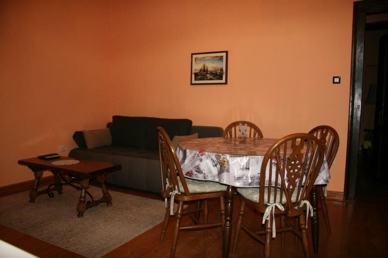 Apartments Sena Пула Екстериор снимка