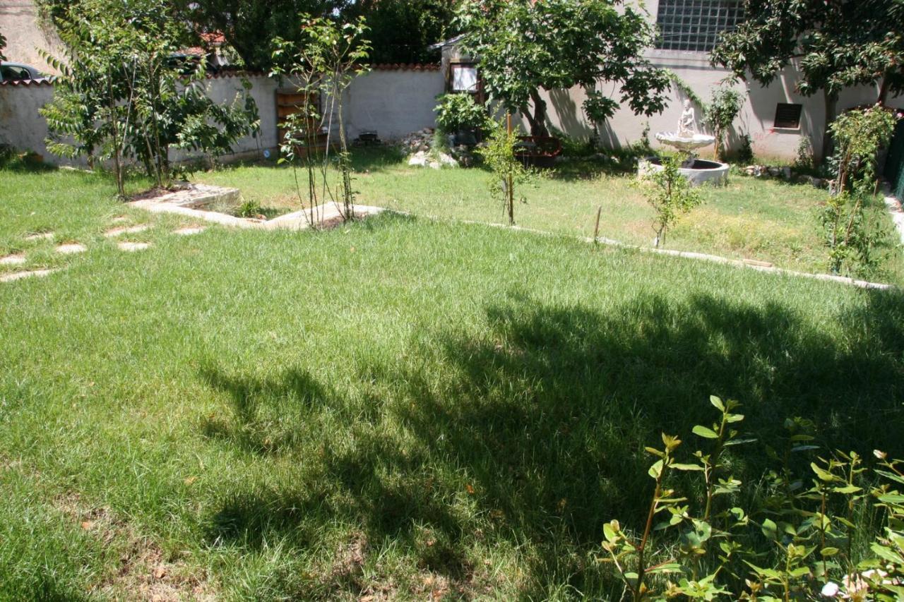 Apartments Sena Пула Екстериор снимка
