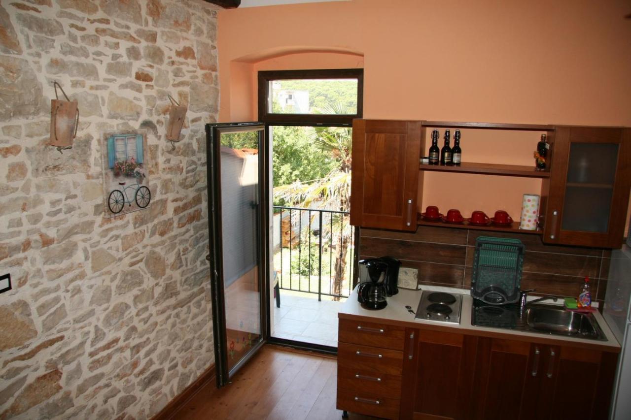 Apartments Sena Пула Екстериор снимка