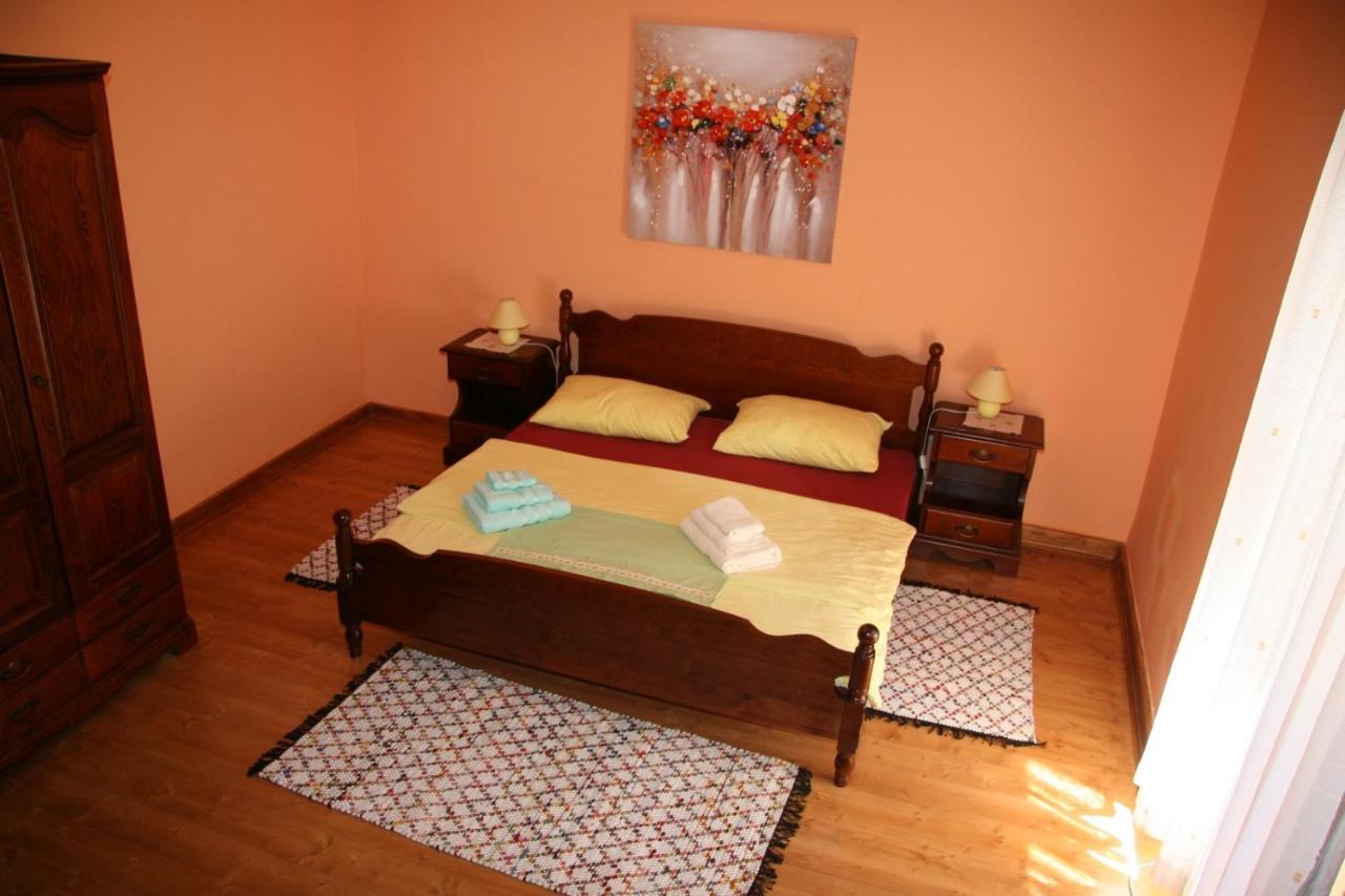Apartments Sena Пула Екстериор снимка