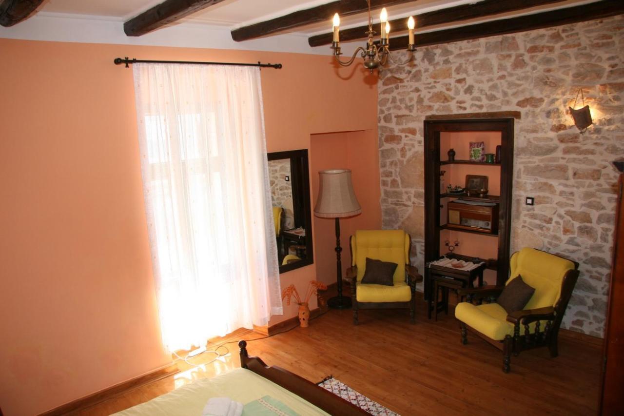 Apartments Sena Пула Екстериор снимка